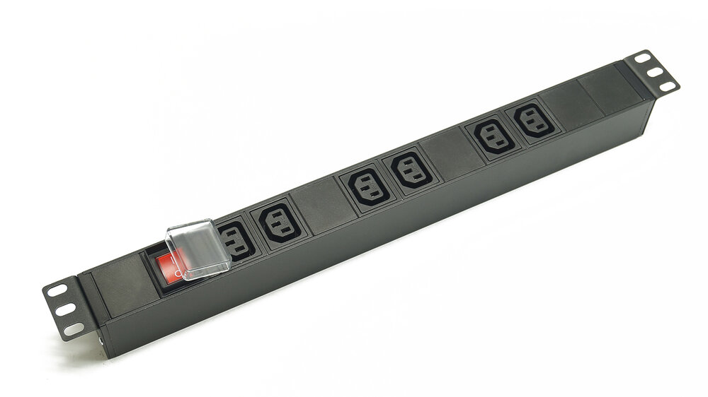 Блок розеток 19", 1U, 6 розеток IEC 60320 C13, выключатель с подсветкой, однофазный 10A, вход питания IEC 60320 C14