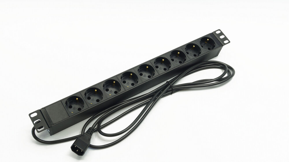 Блок розеток 19", 1U, 9 розеток Schuko, однофазный 10A, кабель питания 2.5 метра IEC 320 C14